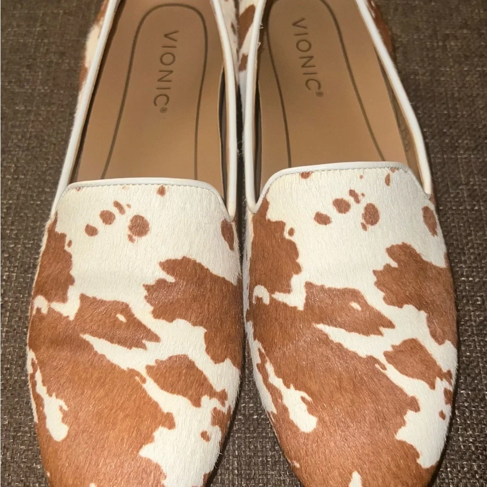 Vionic Brown and White Loafers - Picture 3 of 4